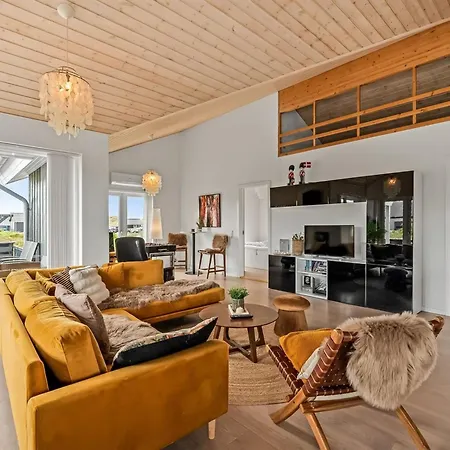 Sibyll - From The Sea By Interhome Feriehus